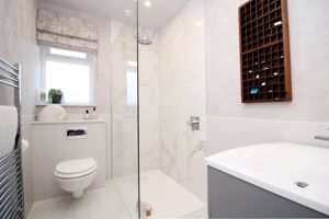 En-suite- click for photo gallery